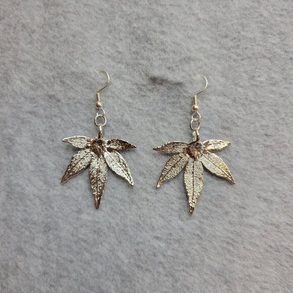 Silver Tone Leaf Earrings Natures Jewelry Japanese Maple Fish Hook Style Unique - Picture 1 of 8